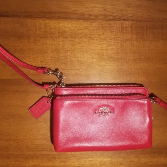 Coach Handbags - NWT Coach leather wallet / mini clutch / wristlet